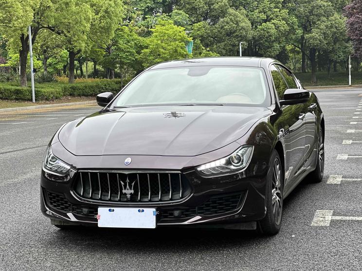 Maserati Maserati Ghibli в цвете и кузовом – это идеальный выбор среди китайских автомобилей. Доступная цена и надежность гарантированы.