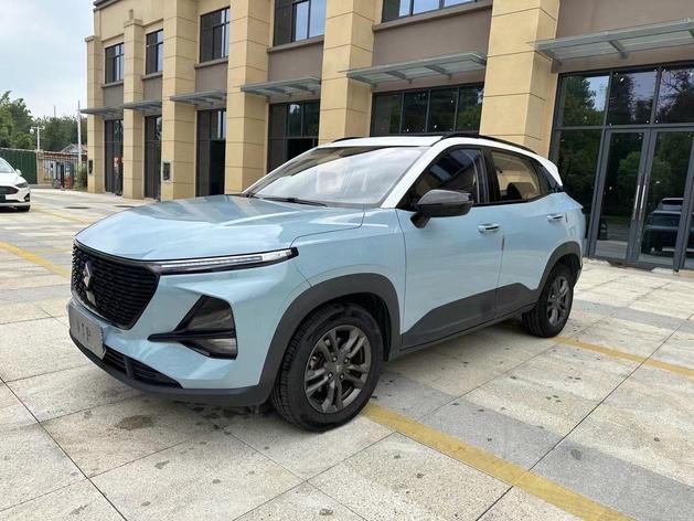 Baojun Baojun RS-3 в цвете и кузовом – это идеальный выбор среди китайских автомобилей. Доступная цена и надежность гарантированы.