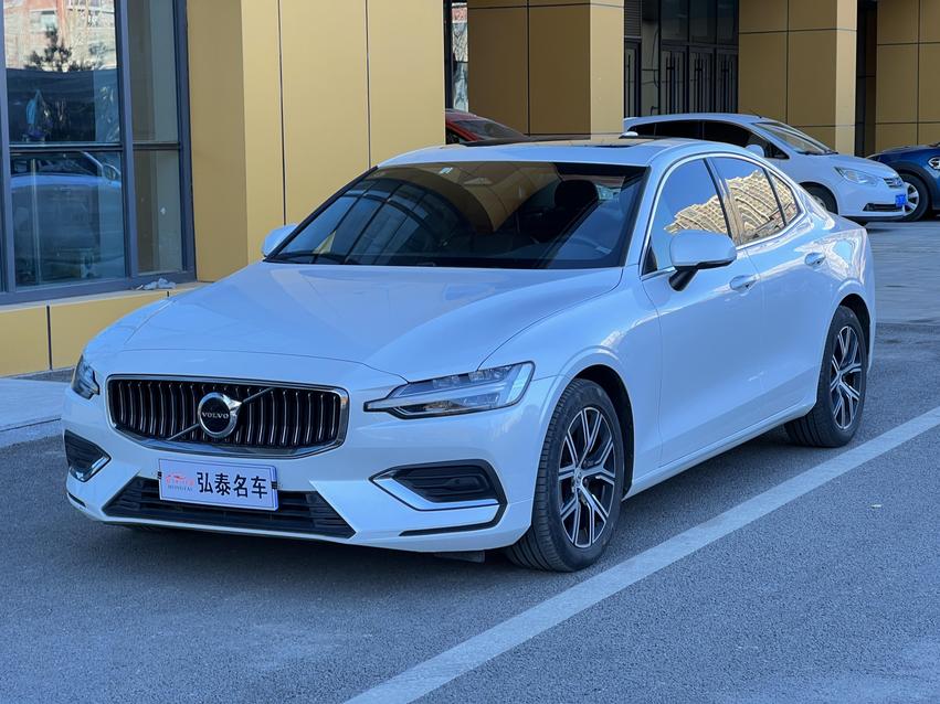 r1023053-volvo-s60-2022_0