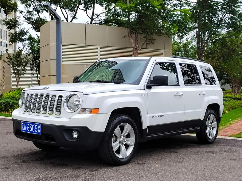 r1023084-jeep-patriot-2015_0