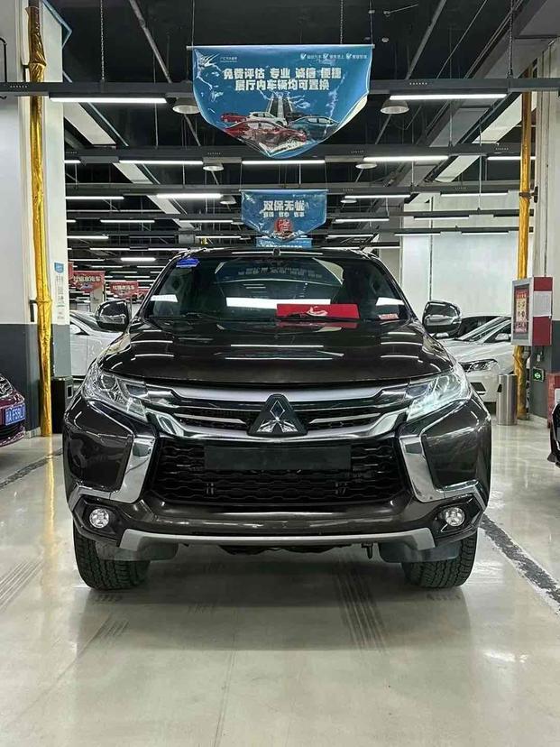 Mitsubishi Mitsubishi Pajero Sport в цвете и кузовом – это идеальный выбор среди китайских автомобилей. Доступная цена и надежность гарантированы.