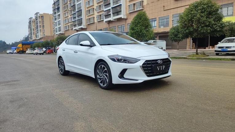 r1023108-hyundai-elantra-2020_0