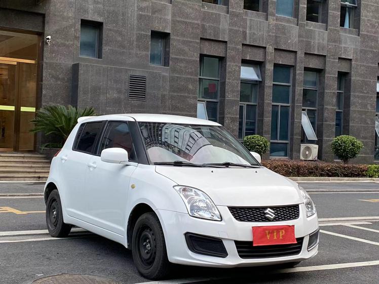 Suzuki Suzuki Swift в цвете и кузовом – это идеальный выбор среди китайских автомобилей. Доступная цена и надежность гарантированы.