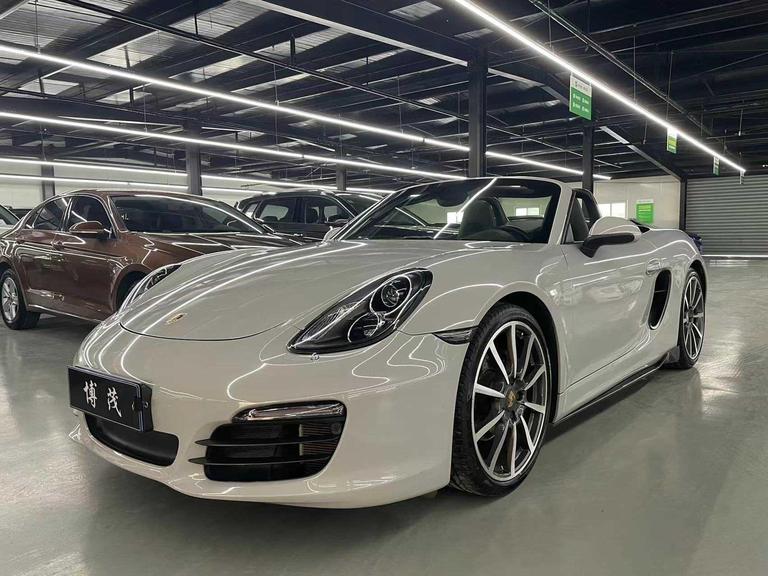 Porsche Porsche Boxster в цвете и кузовом – это идеальный выбор среди китайских автомобилей. Доступная цена и надежность гарантированы.