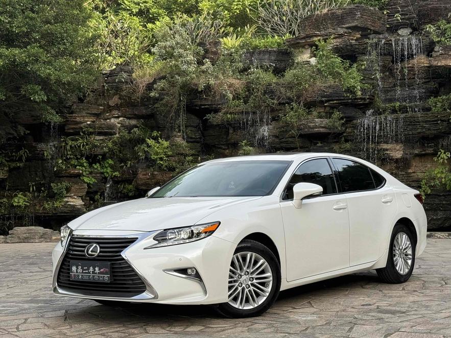 Lexus Lexus ES в цвете и кузовом – это идеальный выбор среди китайских автомобилей. Доступная цена и надежность гарантированы.