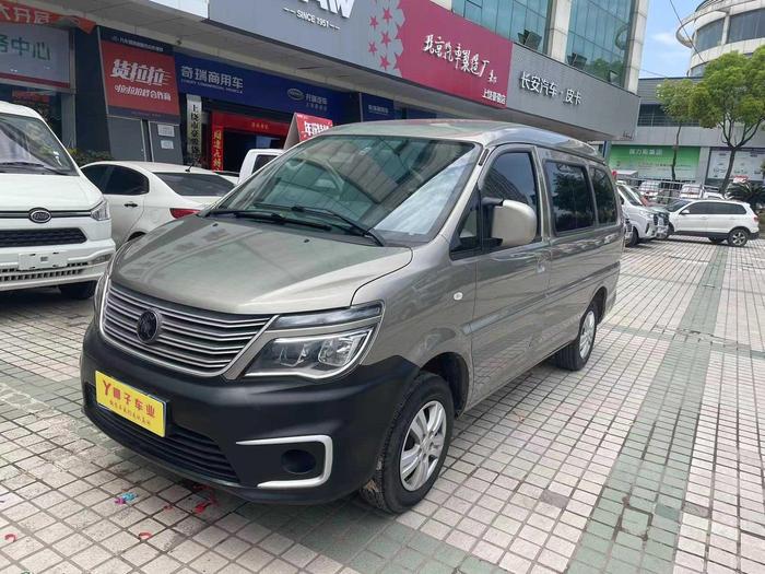 Dongfeng Forthing Dongfeng Forthing Lingzhi в цвете и кузовом – это идеальный выбор среди китайских автомобилей. Доступная цена и надежность гарантированы.