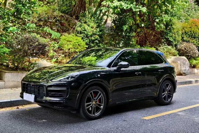 r1023231-porsche-cayenne-2022_0