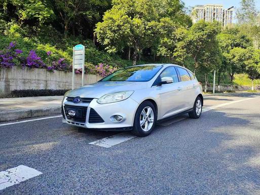 r1023240-ford-focus-2015_0