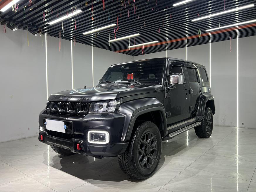 BAIC BAIC BJ40 в цвете и кузовом – это идеальный выбор среди китайских автомобилей. Доступная цена и надежность гарантированы.