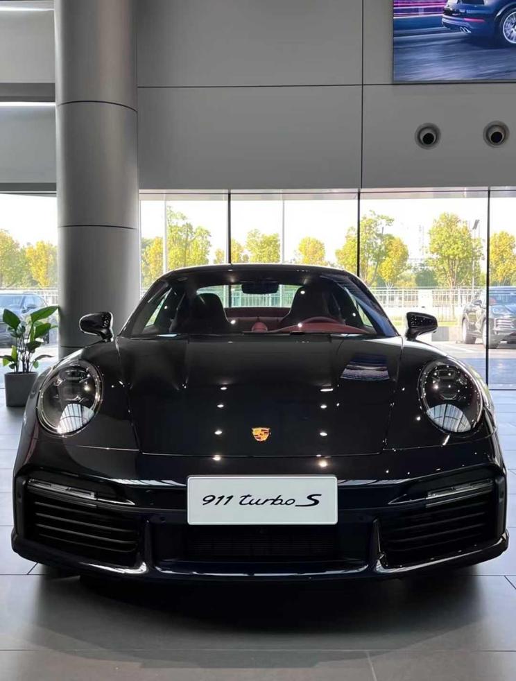 Porsche Porsche 911 в цвете и кузовом – это идеальный выбор среди китайских автомобилей. Доступная цена и надежность гарантированы.