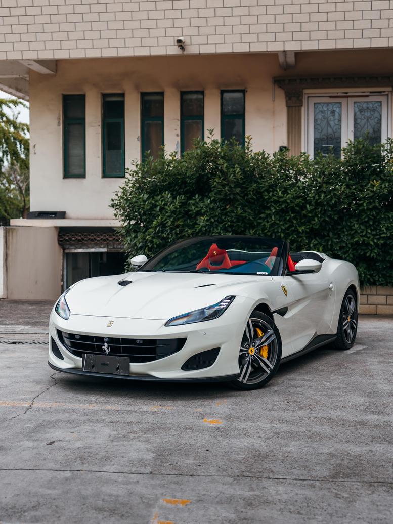 r1023323-ferrari-portofino-2019_0