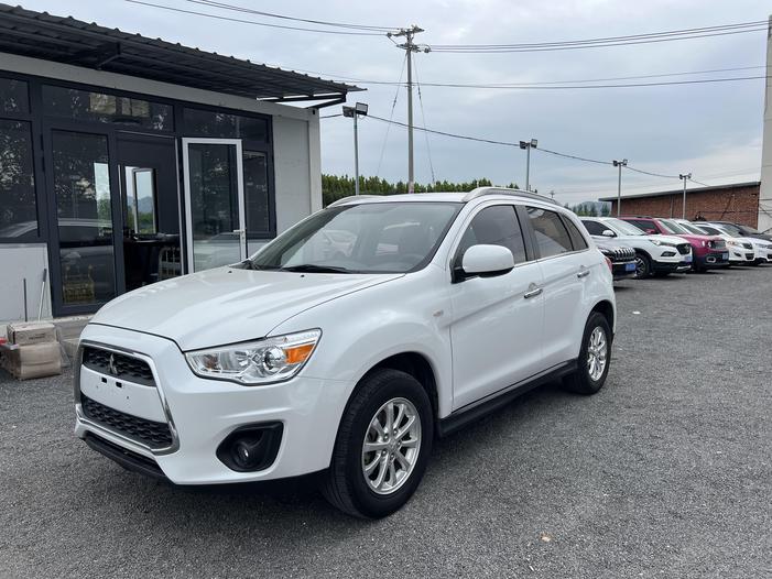 Mitsubishi Mitsubishi ASX в цвете и кузовом – это идеальный выбор среди китайских автомобилей. Доступная цена и надежность гарантированы.