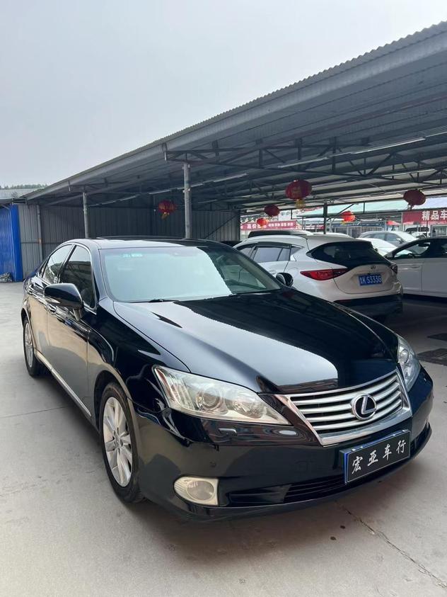 Lexus Lexus ES в цвете и кузовом – это идеальный выбор среди китайских автомобилей. Доступная цена и надежность гарантированы.