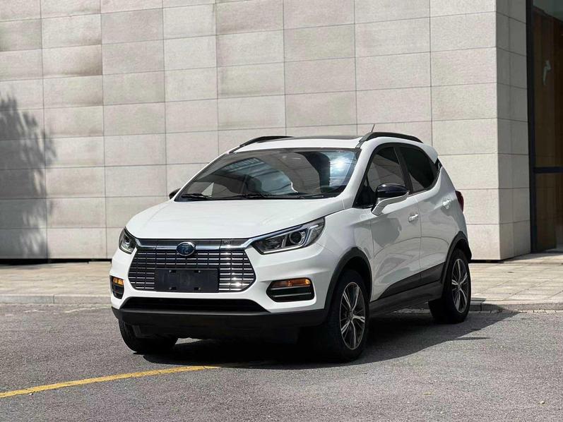 BYD BYD Yuan EV в цвете и кузовом – это идеальный выбор среди китайских автомобилей. Доступная цена и надежность гарантированы.