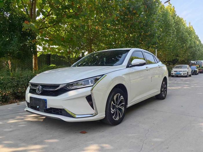 Dongfeng Aeolus Dongfeng Aeolus Yixuan в цвете и кузовом – это идеальный выбор среди китайских автомобилей. Доступная цена и надежность гарантированы.