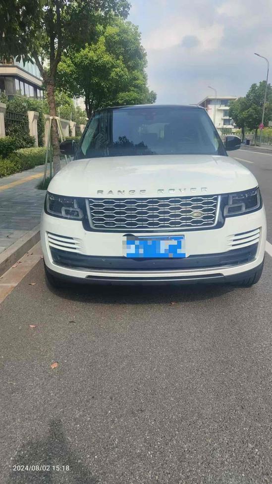 Land Rover Land Rover Range Rover в цвете и кузовом – это идеальный выбор среди китайских автомобилей. Доступная цена и надежность гарантированы.