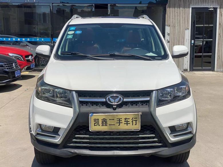 BAIC Huansu BAIC Huansu S3 в цвете и кузовом – это идеальный выбор среди китайских автомобилей. Доступная цена и надежность гарантированы.