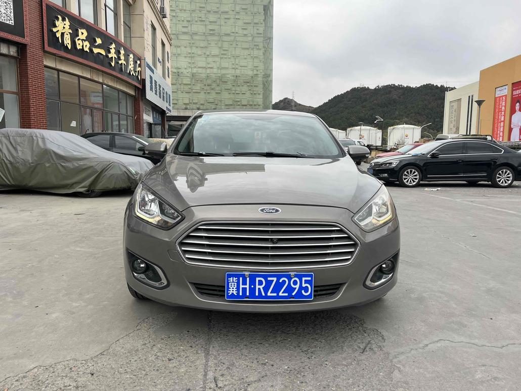 Ford Ford Escort в цвете и кузовом – это идеальный выбор среди китайских автомобилей. Доступная цена и надежность гарантированы.