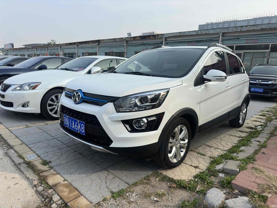 BAIC BJEV BAIC EV EX в цвете и кузовом – это идеальный выбор среди китайских автомобилей. Доступная цена и надежность гарантированы.