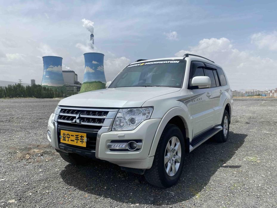 r1023486-mitsubishi-pajero-2017_0
