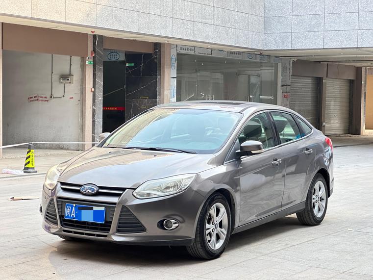 r1023492-ford-focus-2012_0