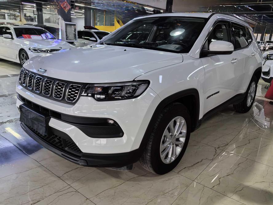 Jeep Jeep Compass в цвете и кузовом – это идеальный выбор среди китайских автомобилей. Доступная цена и надежность гарантированы.