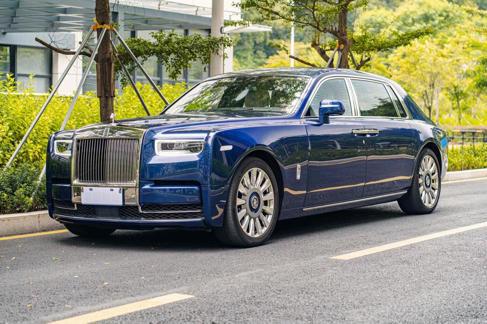 r1023541-rolls-royce-phantom-2018_0
