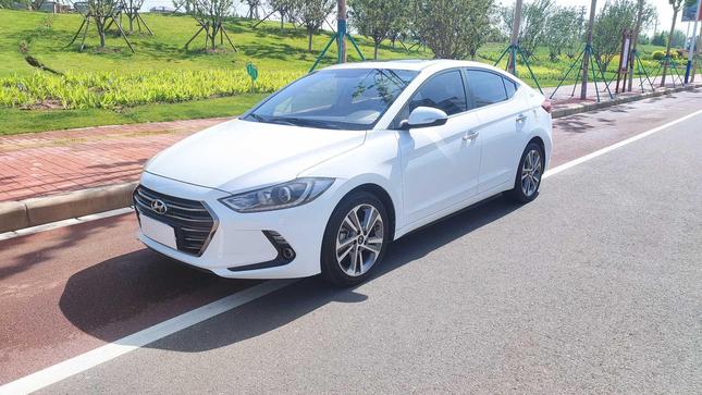 Hyundai Hyundai Elantra в цвете и кузовом – это идеальный выбор среди китайских автомобилей. Доступная цена и надежность гарантированы.
