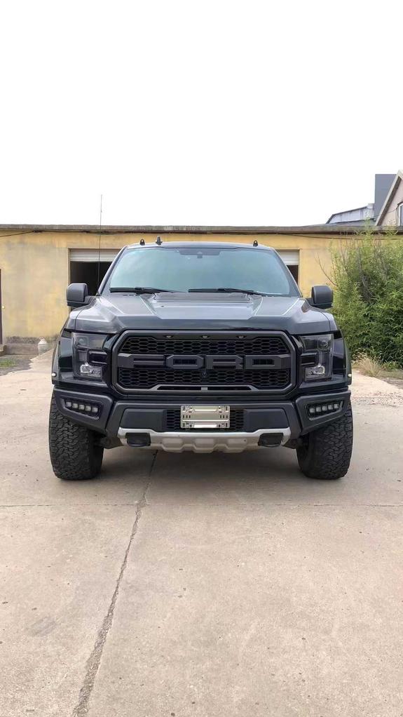 Ford Ford F-150 Raptor в цвете и кузовом – это идеальный выбор среди китайских автомобилей. Доступная цена и надежность гарантированы.