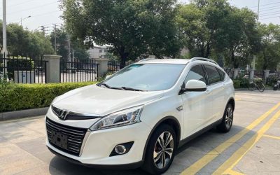 r1023596-luxgen-u6-suv-2016_0