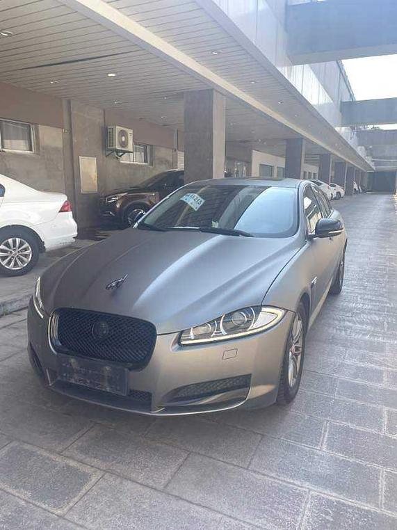 Jaguar Jaguar XF в цвете и кузовом – это идеальный выбор среди китайских автомобилей. Доступная цена и надежность гарантированы.