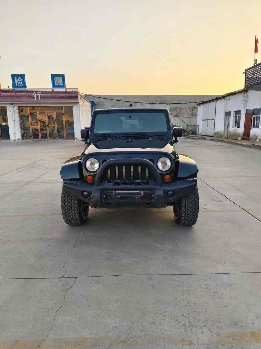 Jeep Jeep Wrangler в цвете и кузовом – это идеальный выбор среди китайских автомобилей. Доступная цена и надежность гарантированы.