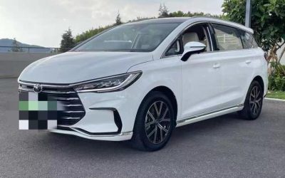 BYD BYD Song L DM-i в цвете и кузовом – это идеальный выбор среди китайских автомобилей. Доступная цена и надежность гарантированы.