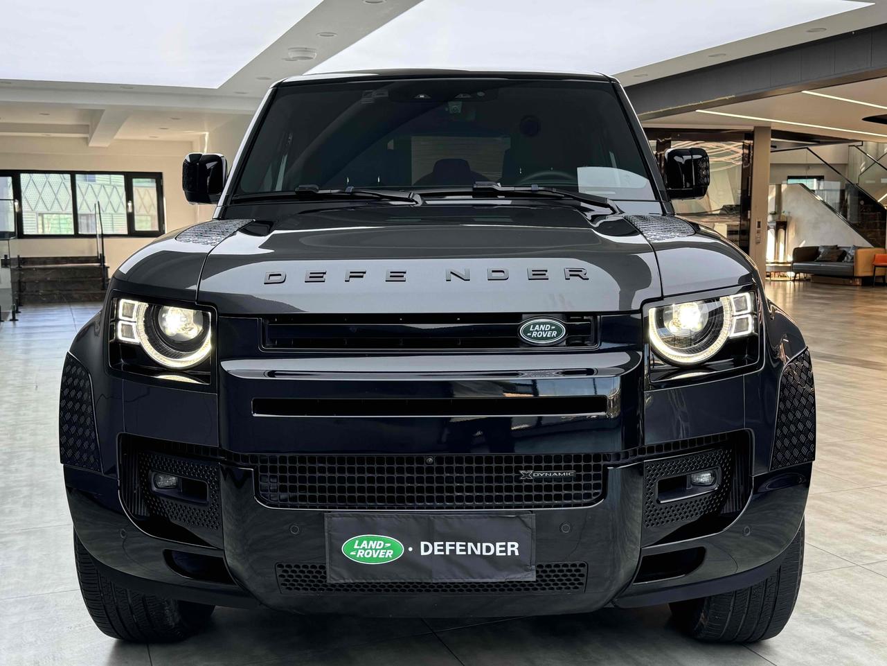 Land Rover Land Rover Defender в цвете и кузовом – это идеальный выбор среди китайских автомобилей. Доступная цена и надежность гарантированы.