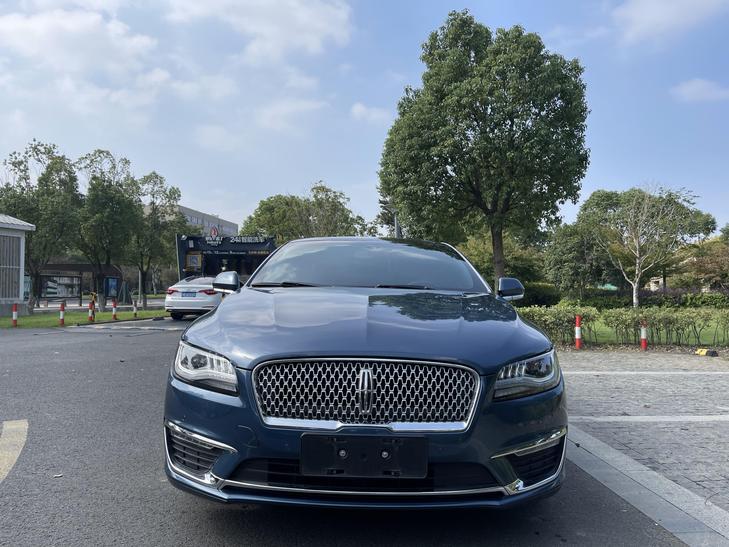 Lincoln Lincoln MKZ в цвете и кузовом – это идеальный выбор среди китайских автомобилей. Доступная цена и надежность гарантированы.
