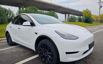 Tesla Tesla Model 3 в цвете и кузовом – это идеальный выбор среди китайских автомобилей. Доступная цена и надежность гарантированы.