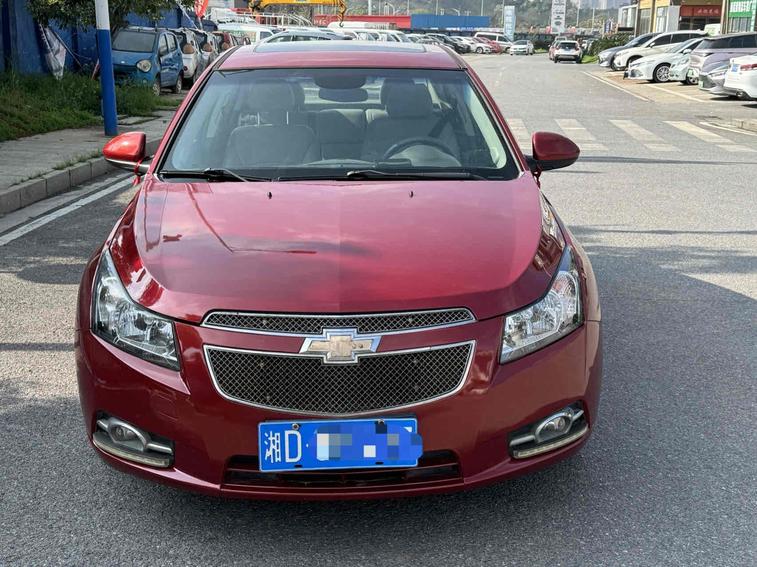 Chevrolet Chevrolet Cruze в цвете и кузовом – это идеальный выбор среди китайских автомобилей. Доступная цена и надежность гарантированы.