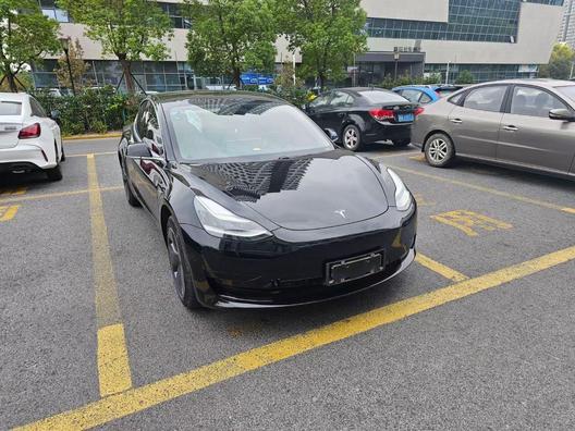 Tesla Tesla Model 3 в цвете и кузовом – это идеальный выбор среди китайских автомобилей. Доступная цена и надежность гарантированы.