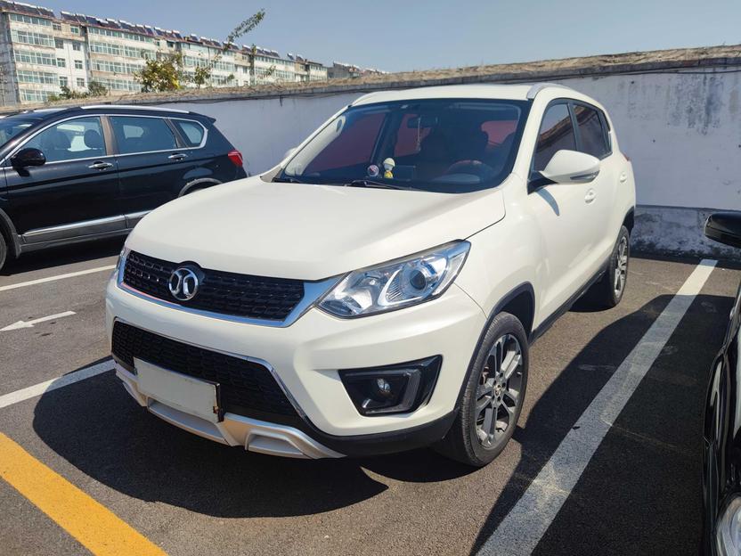 BAIC Motor Beijing Senova X35 в цвете и кузовом – это идеальный выбор среди китайских автомобилей. Доступная цена и надежность гарантированы.