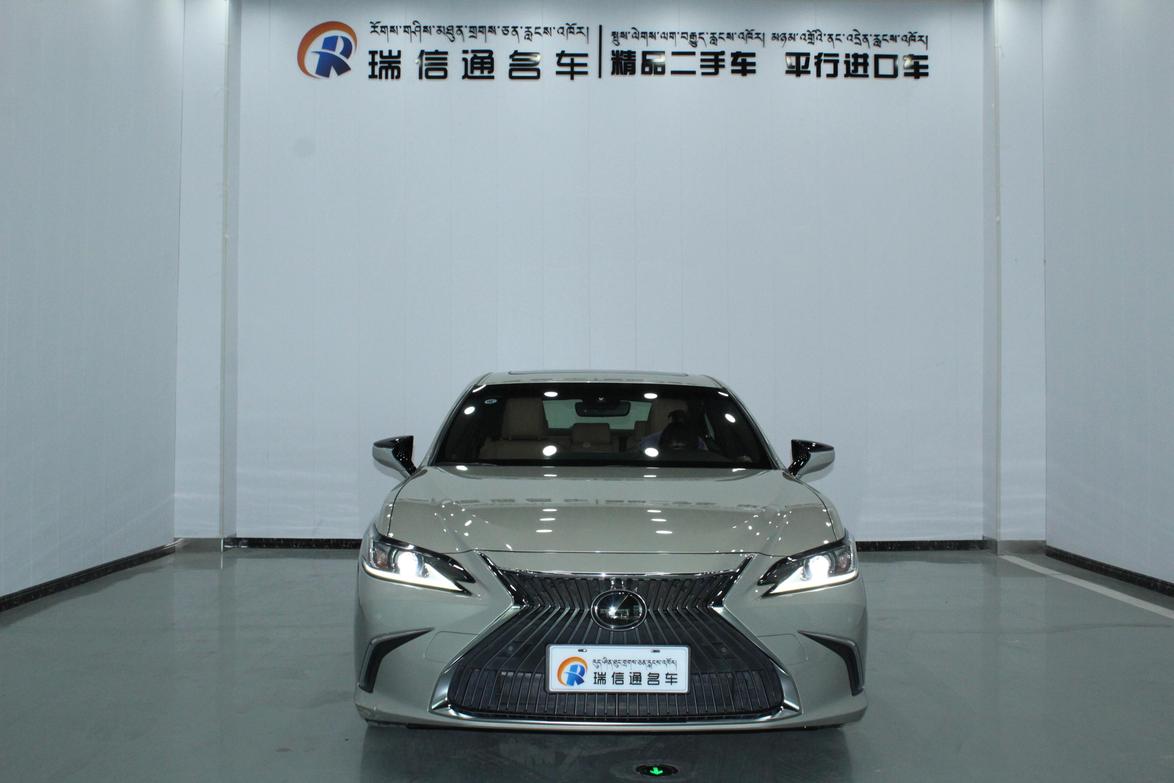 r1023788-lexus-es-2020_0