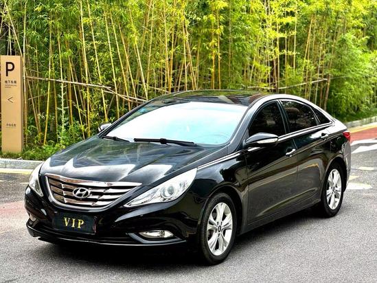 Hyundai Hyundai Sonata в цвете и кузовом – это идеальный выбор среди китайских автомобилей. Доступная цена и надежность гарантированы.