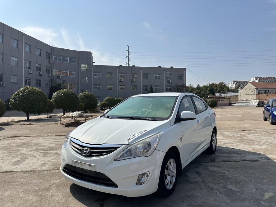 Hyundai Hyundai Reina в цвете и кузовом – это идеальный выбор среди китайских автомобилей. Доступная цена и надежность гарантированы.