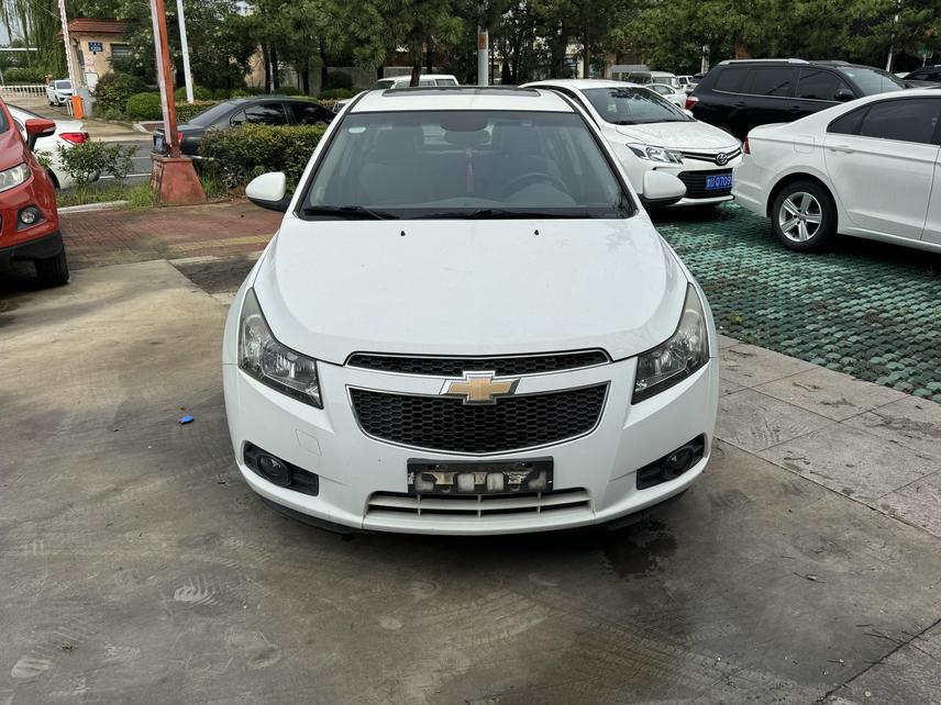 Chevrolet Chevrolet Cruze в цвете и кузовом – это идеальный выбор среди китайских автомобилей. Доступная цена и надежность гарантированы.