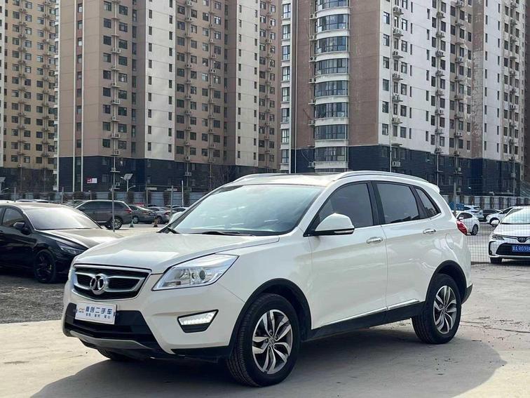 BAIC Motor Beijing Senova X65 в цвете и кузовом – это идеальный выбор среди китайских автомобилей. Доступная цена и надежность гарантированы.