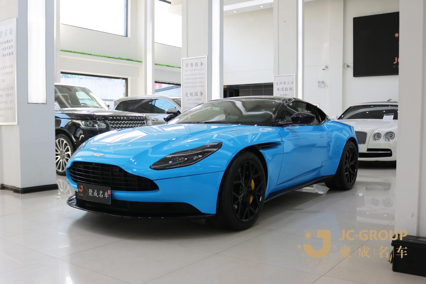 Aston Martin Aston Martin DB11 в цвете и кузовом – это идеальный выбор среди китайских автомобилей. Доступная цена и надежность гарантированы.