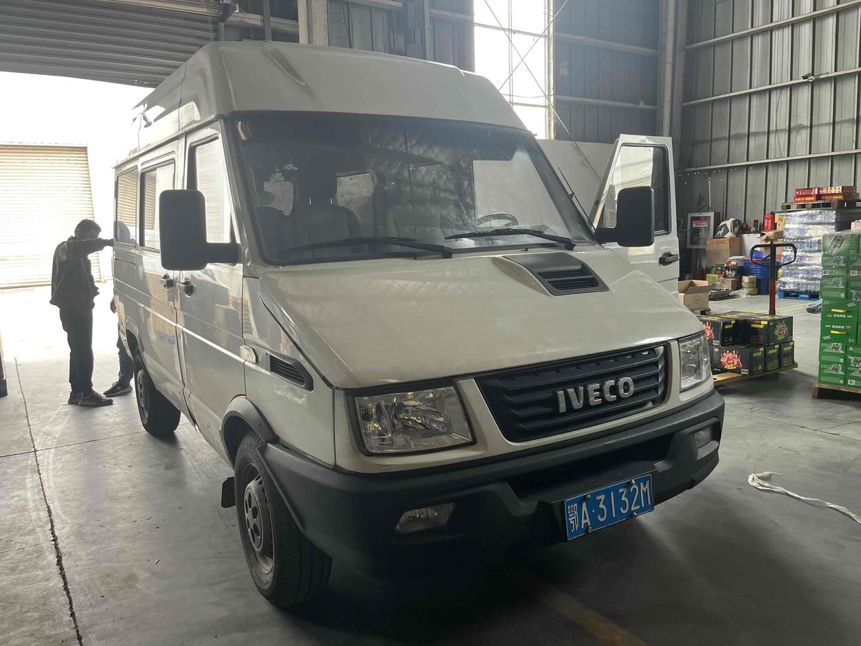 Iveco Naveco Deyi в цвете и кузовом – это идеальный выбор среди китайских автомобилей. Доступная цена и надежность гарантированы.