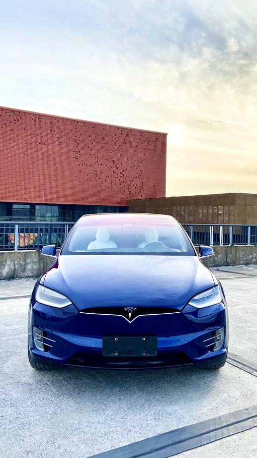 Tesla Tesla Model X в цвете и кузовом – это идеальный выбор среди китайских автомобилей. Доступная цена и надежность гарантированы.