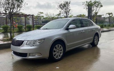 r1023980-skoda-superb-2011_0