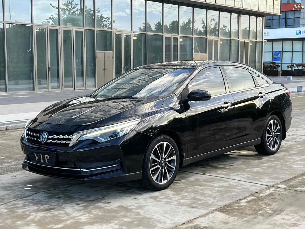 Venucia Venucia D60 в цвете и кузовом – это идеальный выбор среди китайских автомобилей. Доступная цена и надежность гарантированы.