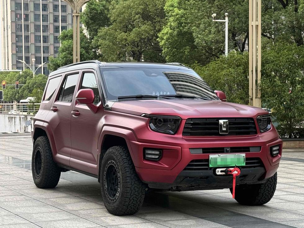 Tank Tank 700 EV в цвете и кузовом – это идеальный выбор среди китайских автомобилей. Доступная цена и надежность гарантированы.